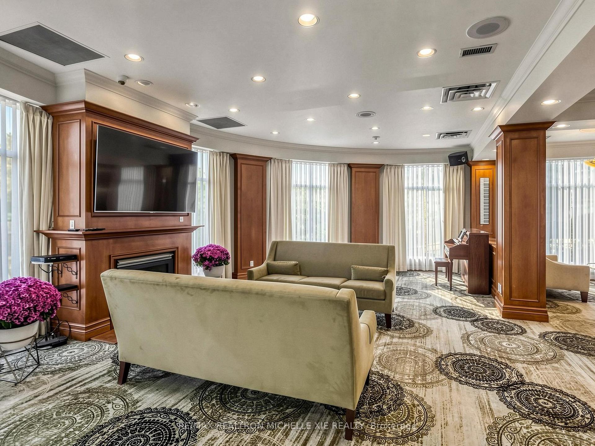 Photo 25 of Unit 411, 18 Concorde Place, North York, Banbury-Don Mills — HOMEH
