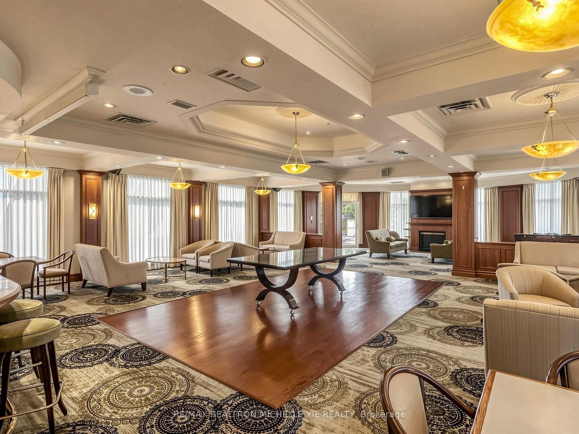 Photo 27 of Unit 411, 18 Concorde Place, North York, Banbury-Don Mills — HOMEH