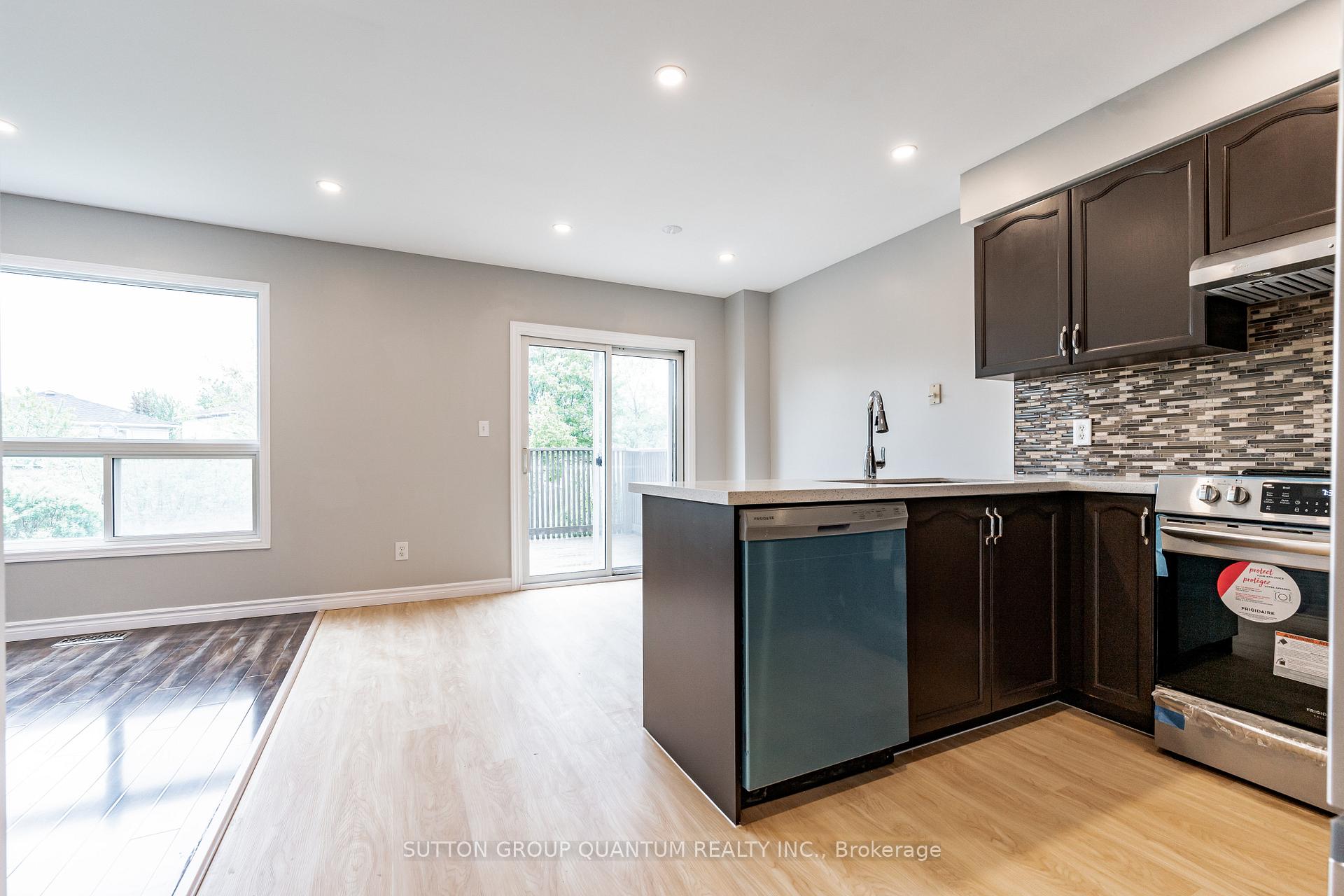 Photo 7 of Unit Upper, 48 White Sands Court, Kitchener, Laurentian Hills/Country Hills W — HOMEH