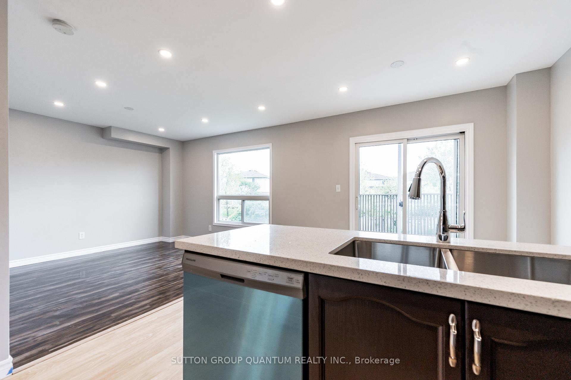 Photo 10 of Unit Upper, 48 White Sands Court, Kitchener, Laurentian Hills/Country Hills W — HOMEH