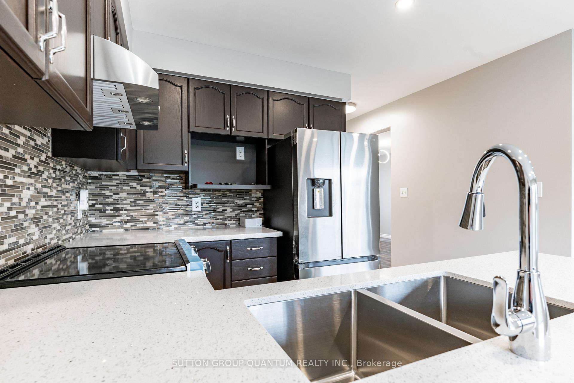 Photo 11 of Unit Upper, 48 White Sands Court, Kitchener, Laurentian Hills/Country Hills W — HOMEH