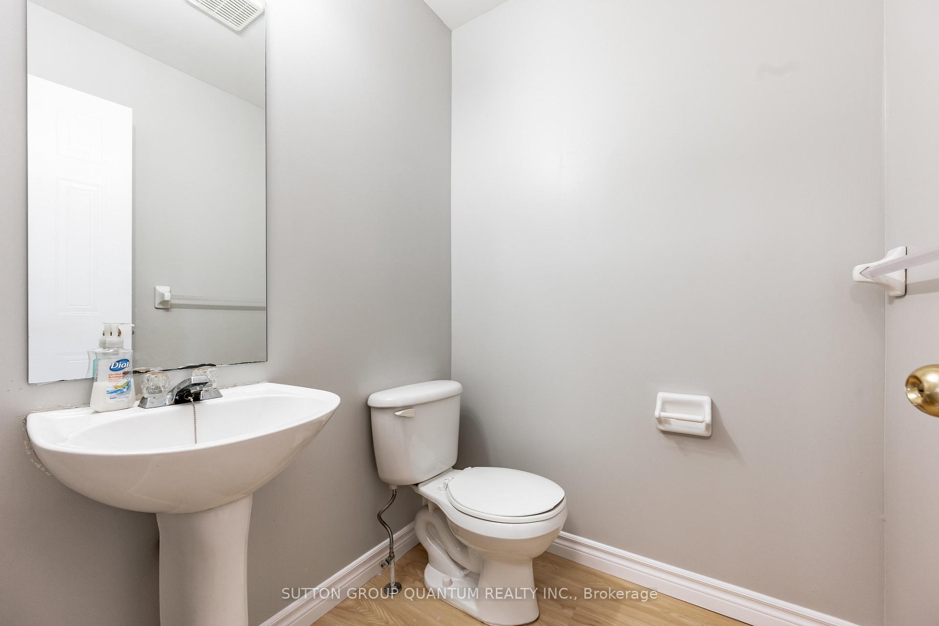 Photo 12 of Unit Upper, 48 White Sands Court, Kitchener, Laurentian Hills/Country Hills W — HOMEH