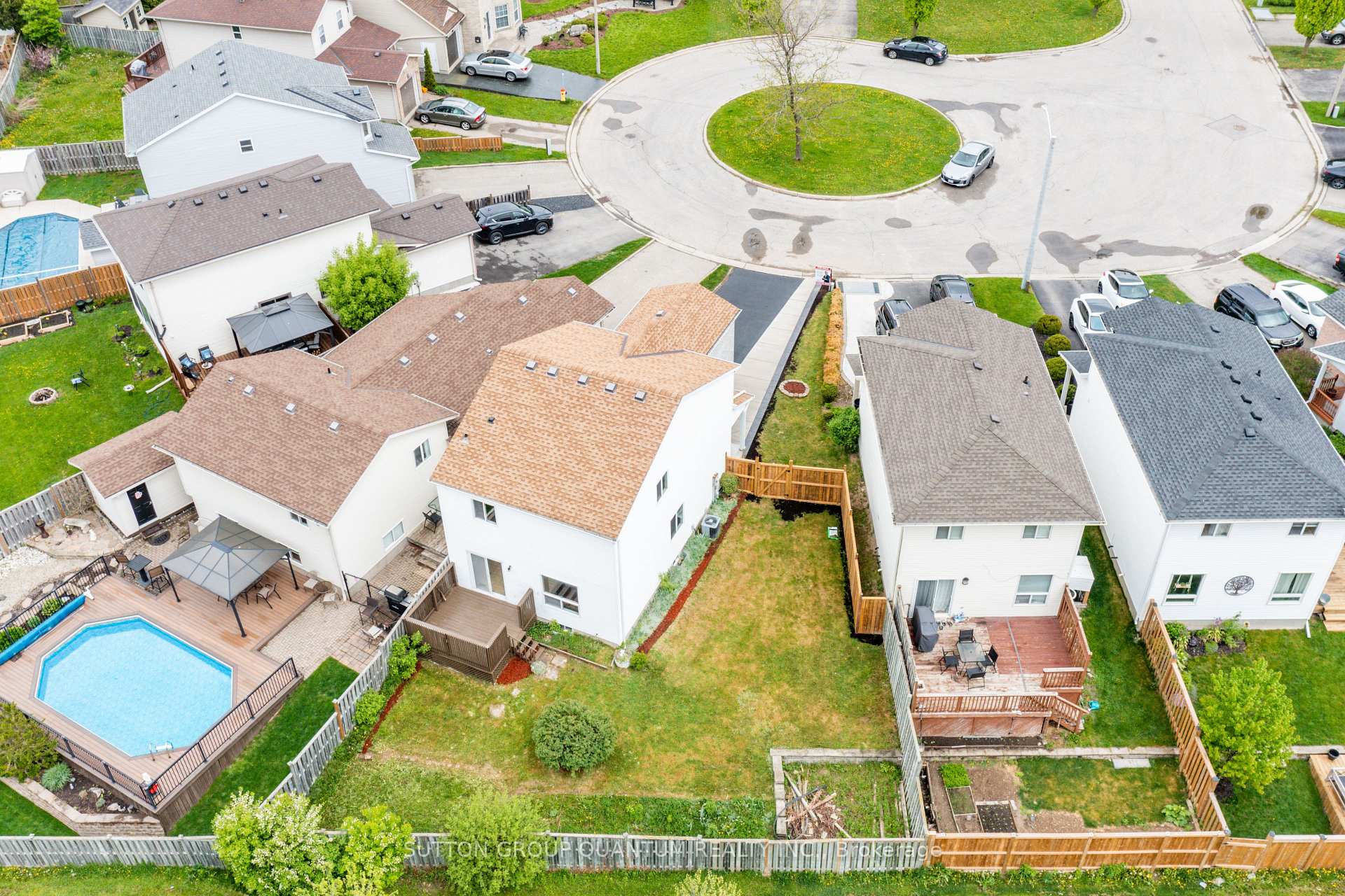 Photo 37 of Unit Upper, 48 White Sands Court, Kitchener, Laurentian Hills/Country Hills W — HOMEH