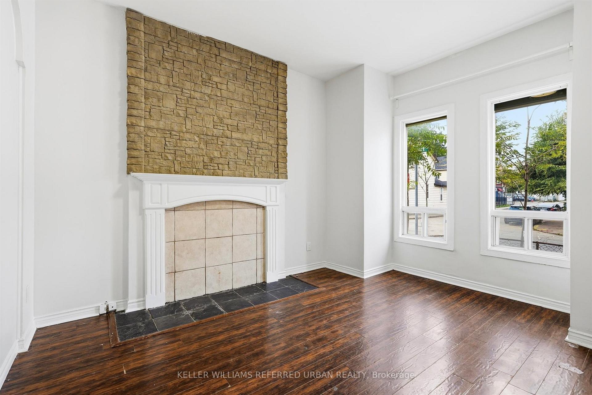 Photo 3 of 52 Cathcart Street, Hamilton, Beasley — HOMEH