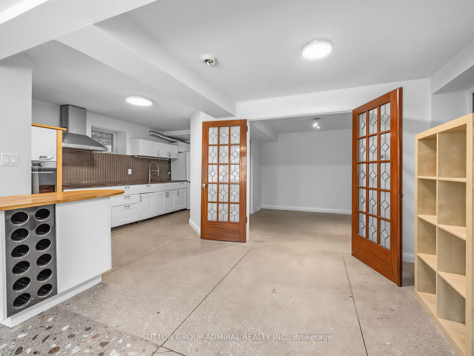 Photo 2 of Unit Lower, 246 Ellis Avenue, Toronto, High Park-Swansea — HOMEH