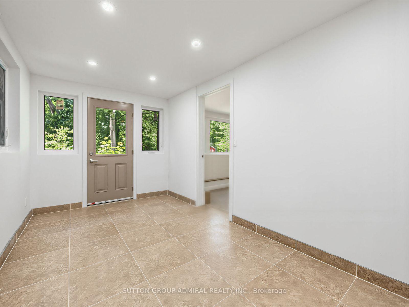 Photo 6 of Unit Lower, 246 Ellis Avenue, Toronto, High Park-Swansea — HOMEH