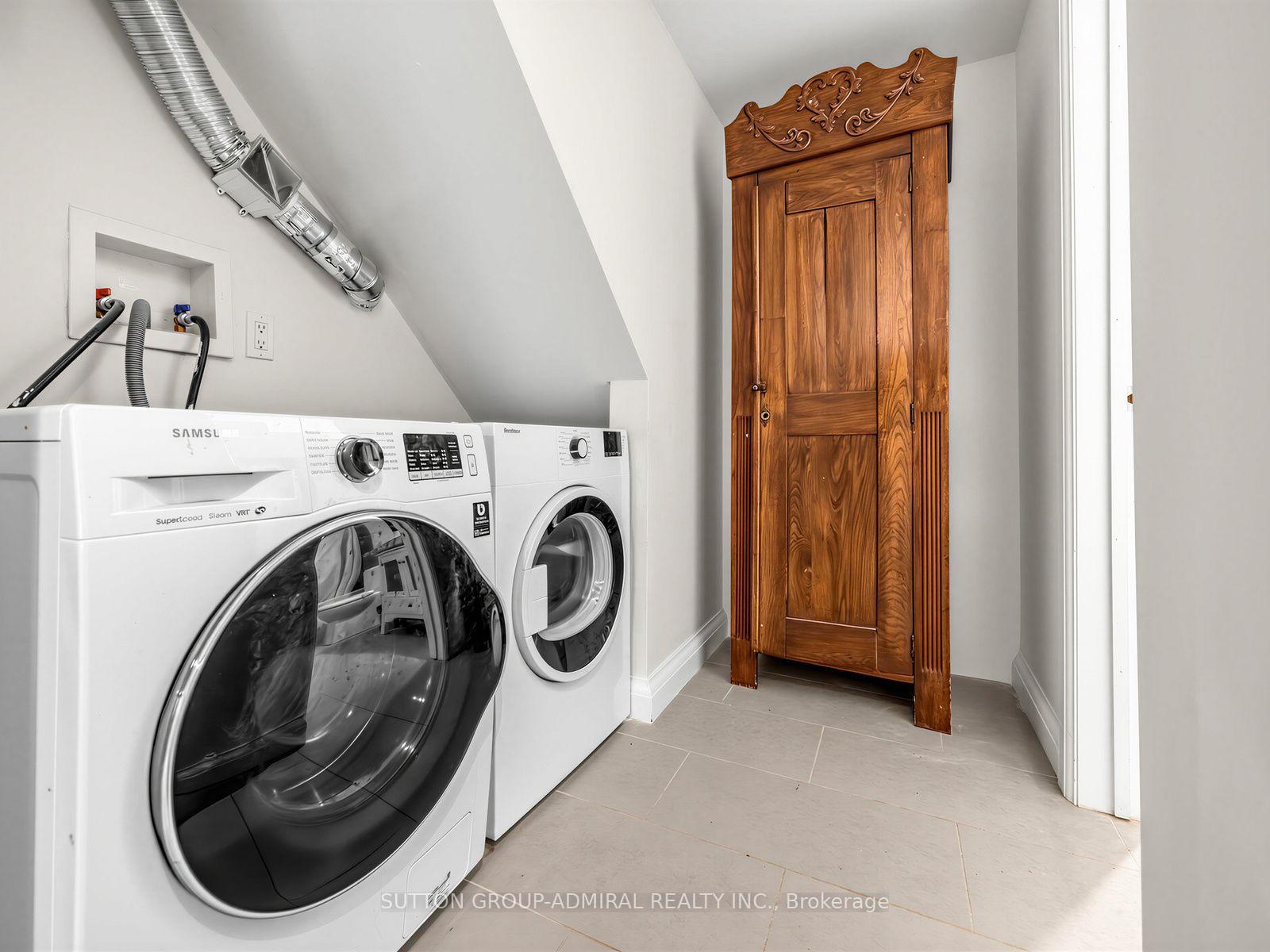 Photo 9 of Unit Lower, 246 Ellis Avenue, Toronto, High Park-Swansea — HOMEH