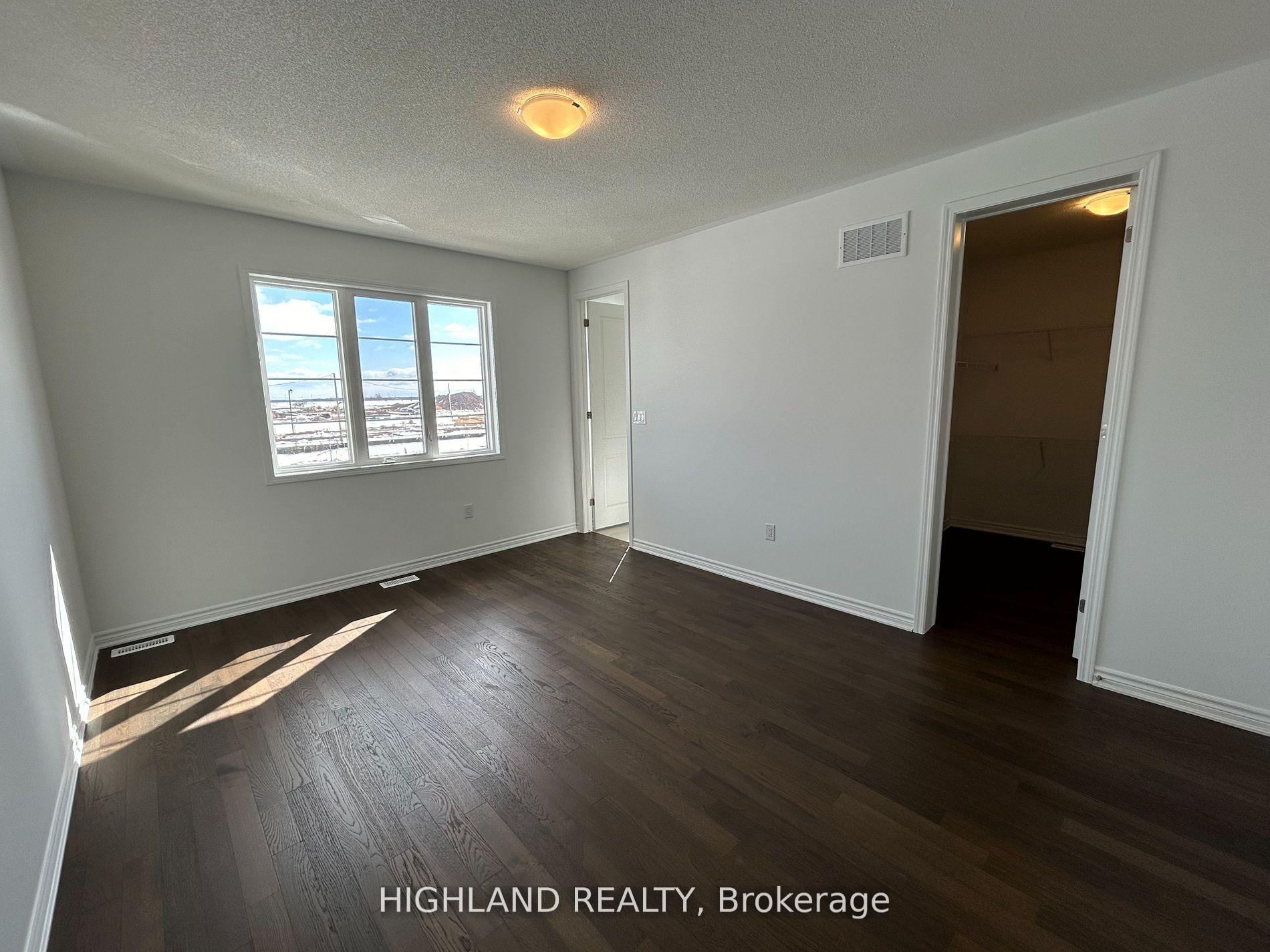 Photo 8 of 1186 Stacey Crescent, Milton, Bowes — HOMEH