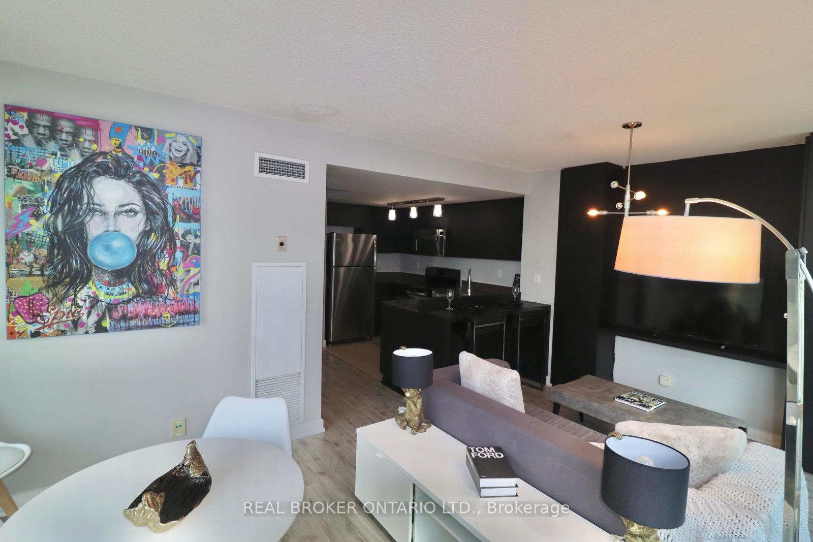 Photo 5 of Unit 1902, 381 Front Street, Toronto, Waterfront Communities — HOMEH