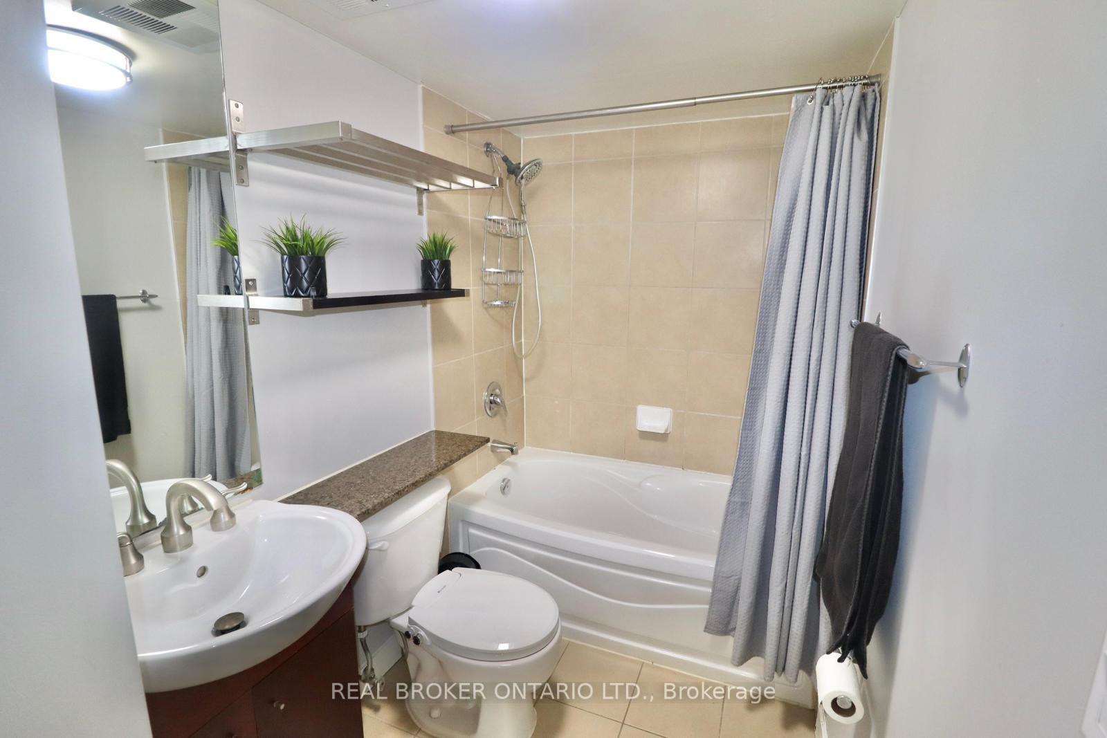 Photo 24 of Unit 1902, 381 Front Street, Toronto, Waterfront Communities — HOMEH