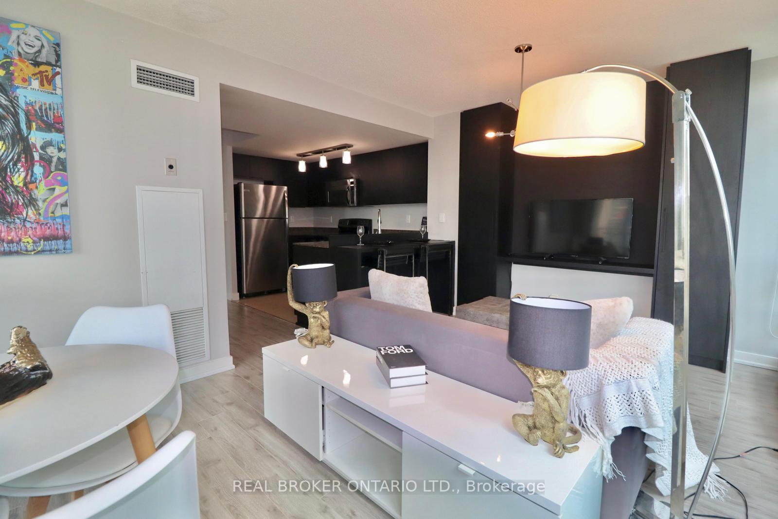 Photo 26 of Unit 1902, 381 Front Street, Toronto, Waterfront Communities — HOMEH