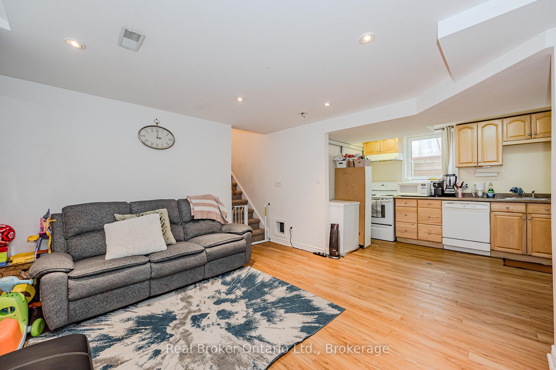 Photo 8 of Unit B, 14 Southcreek Trail, Guelph, Kortright West — HOMEH