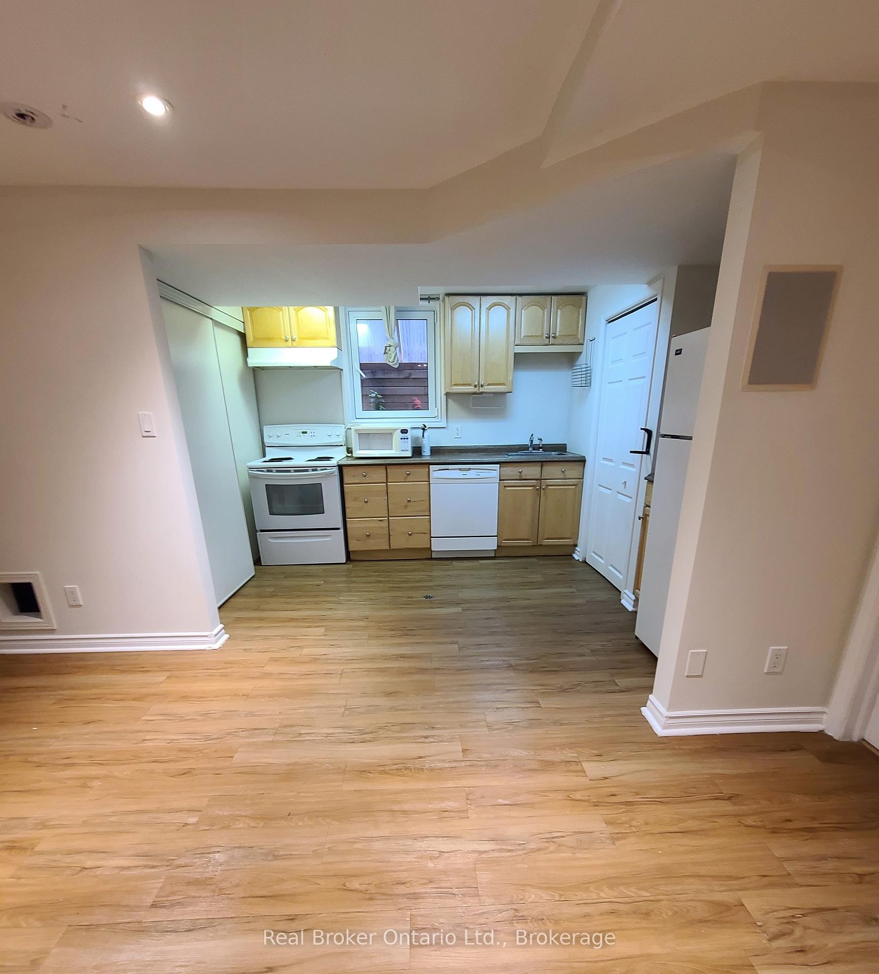 Photo 19 of Unit B, 14 Southcreek Trail, Guelph, Kortright West — HOMEH