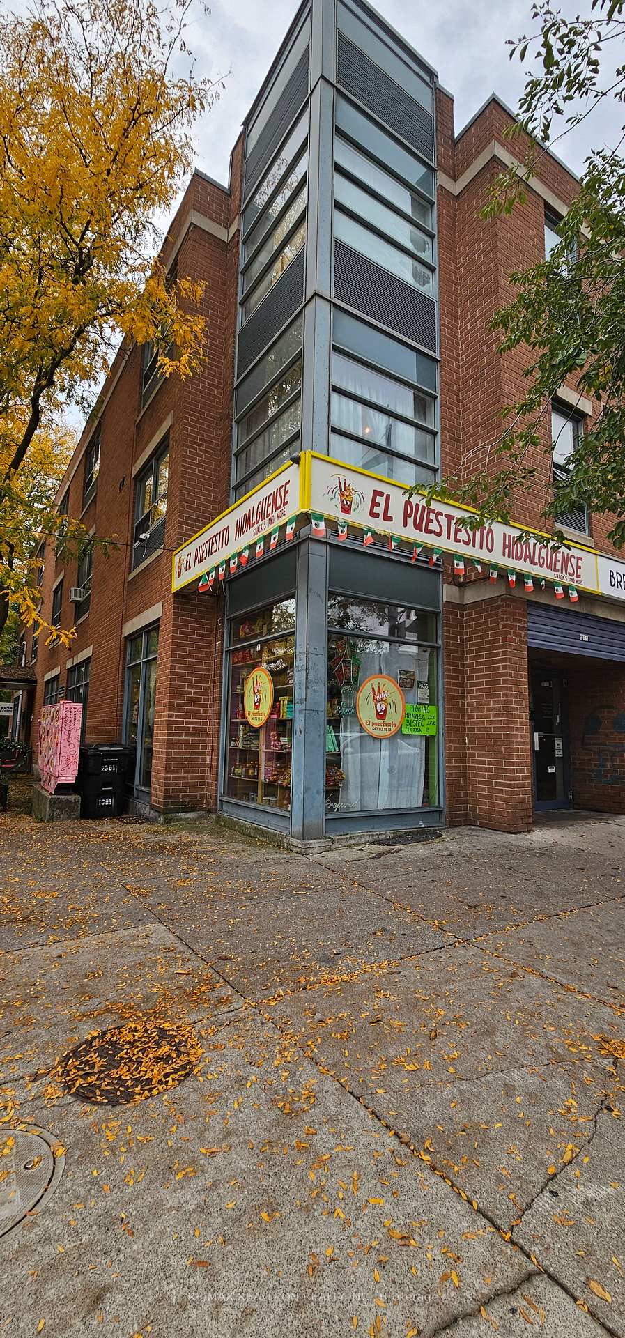 Photo of 1081 St Clair Avenue W