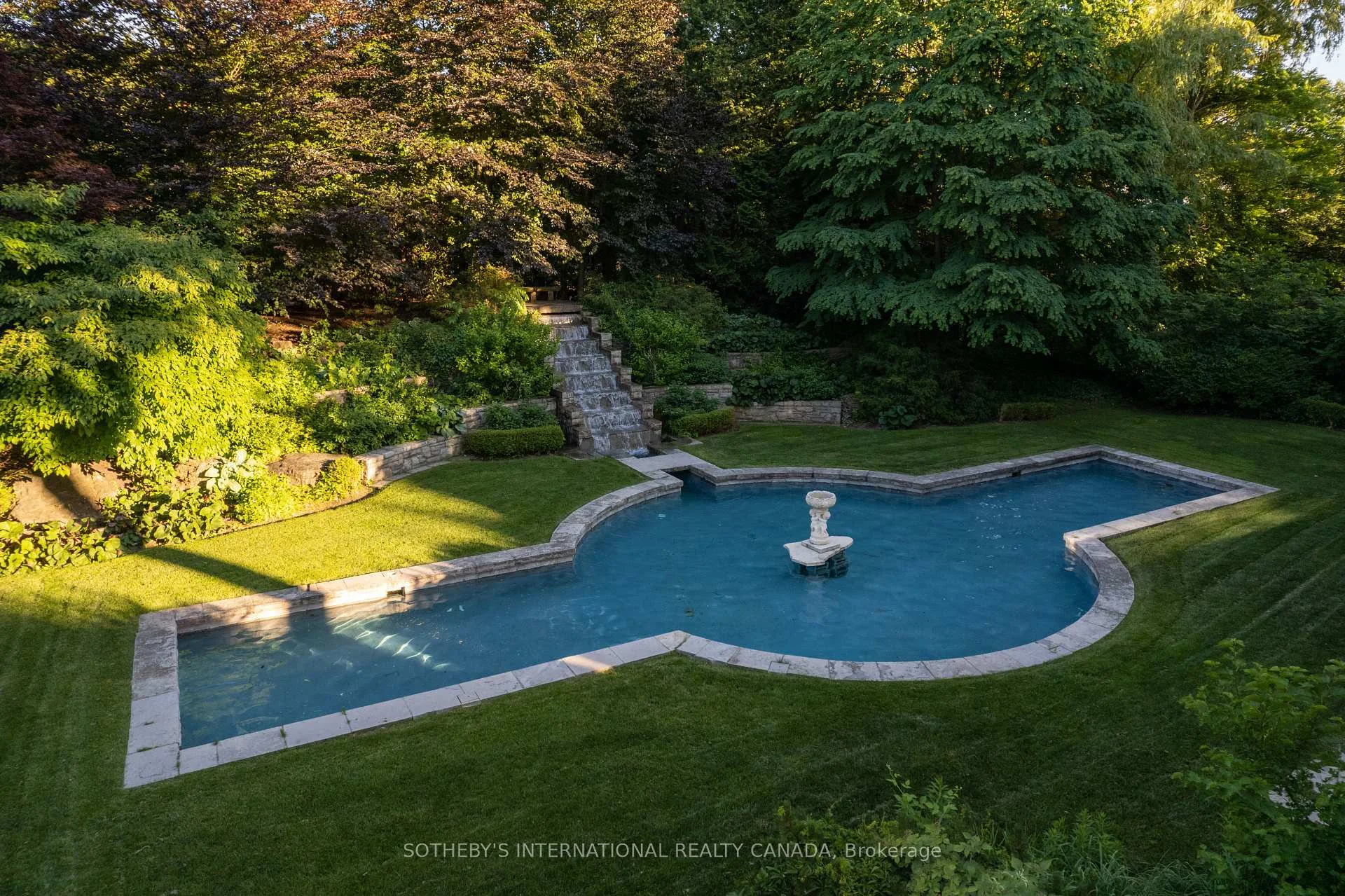 Photo 13 of 45 & 51 Bayview Ridge, North York, Bridle Path-Sunnybrook-York Mills — HOMEH
