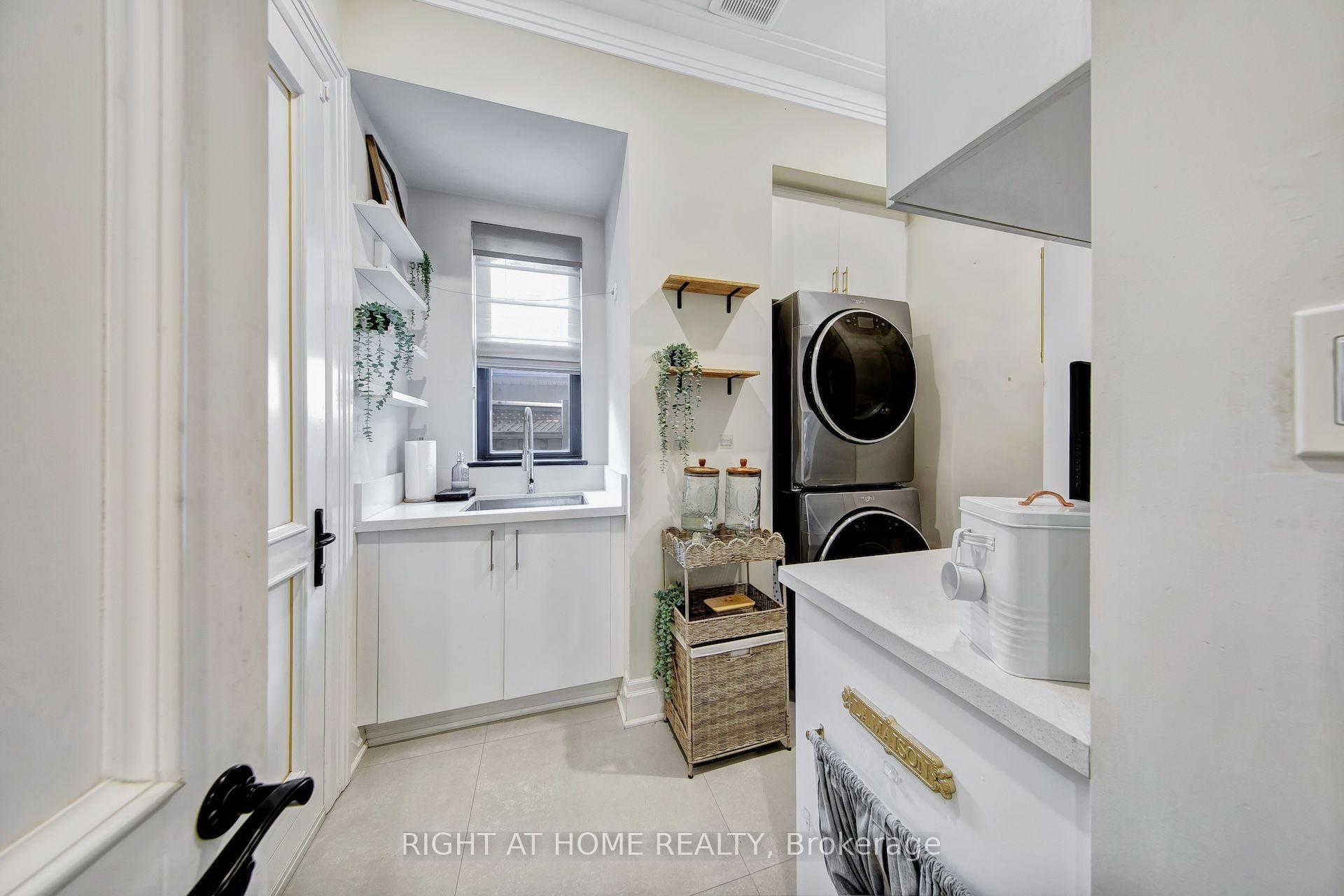 Photo 21 of 1017 Lorne Park Road, Mississauga, Lorne Park — HOMEH
