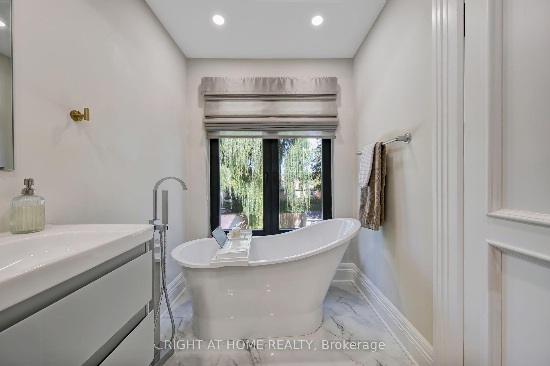Photo 27 of 1017 Lorne Park Road, Mississauga, Lorne Park — HOMEH