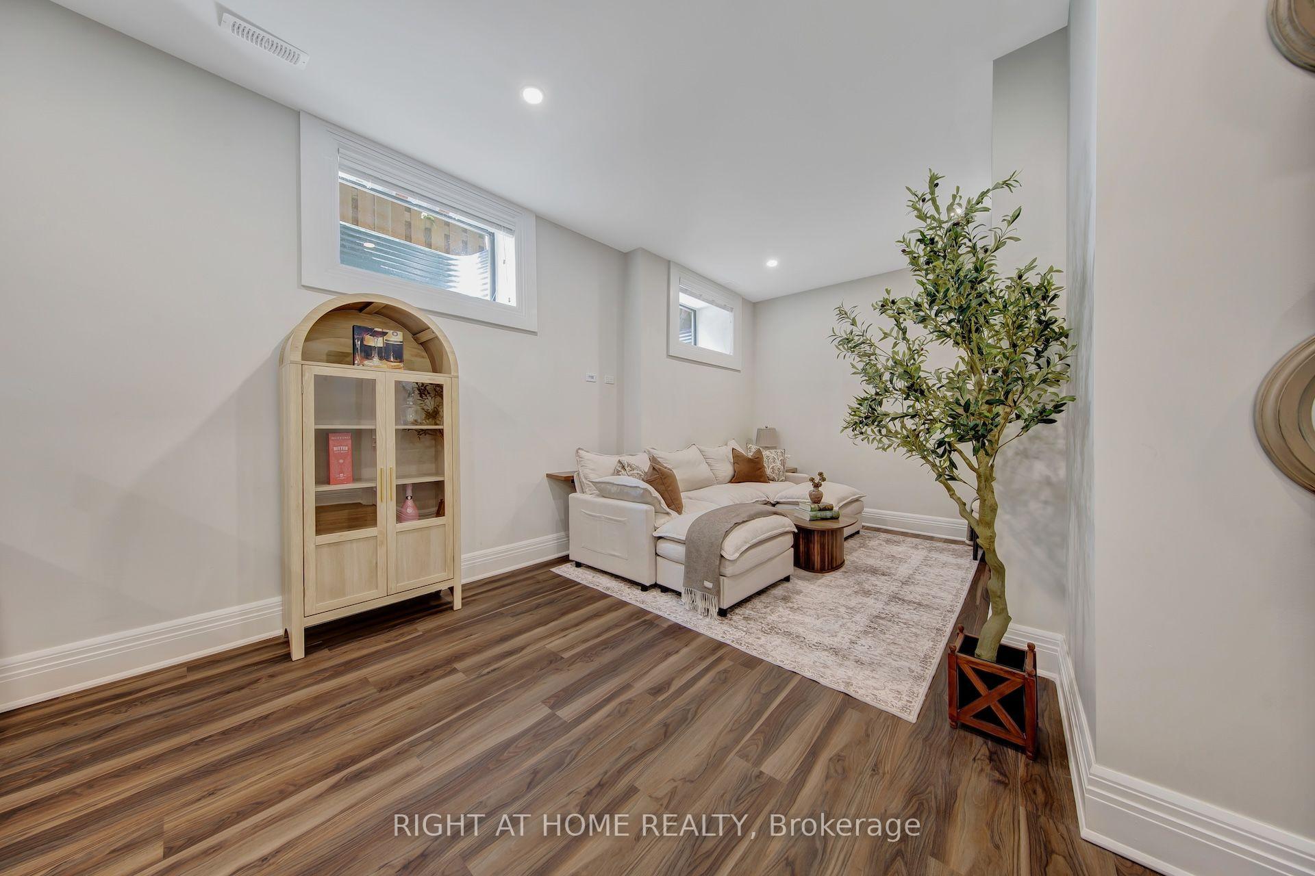 Photo 48 of 1017 Lorne Park Road, Mississauga, Lorne Park — HOMEH