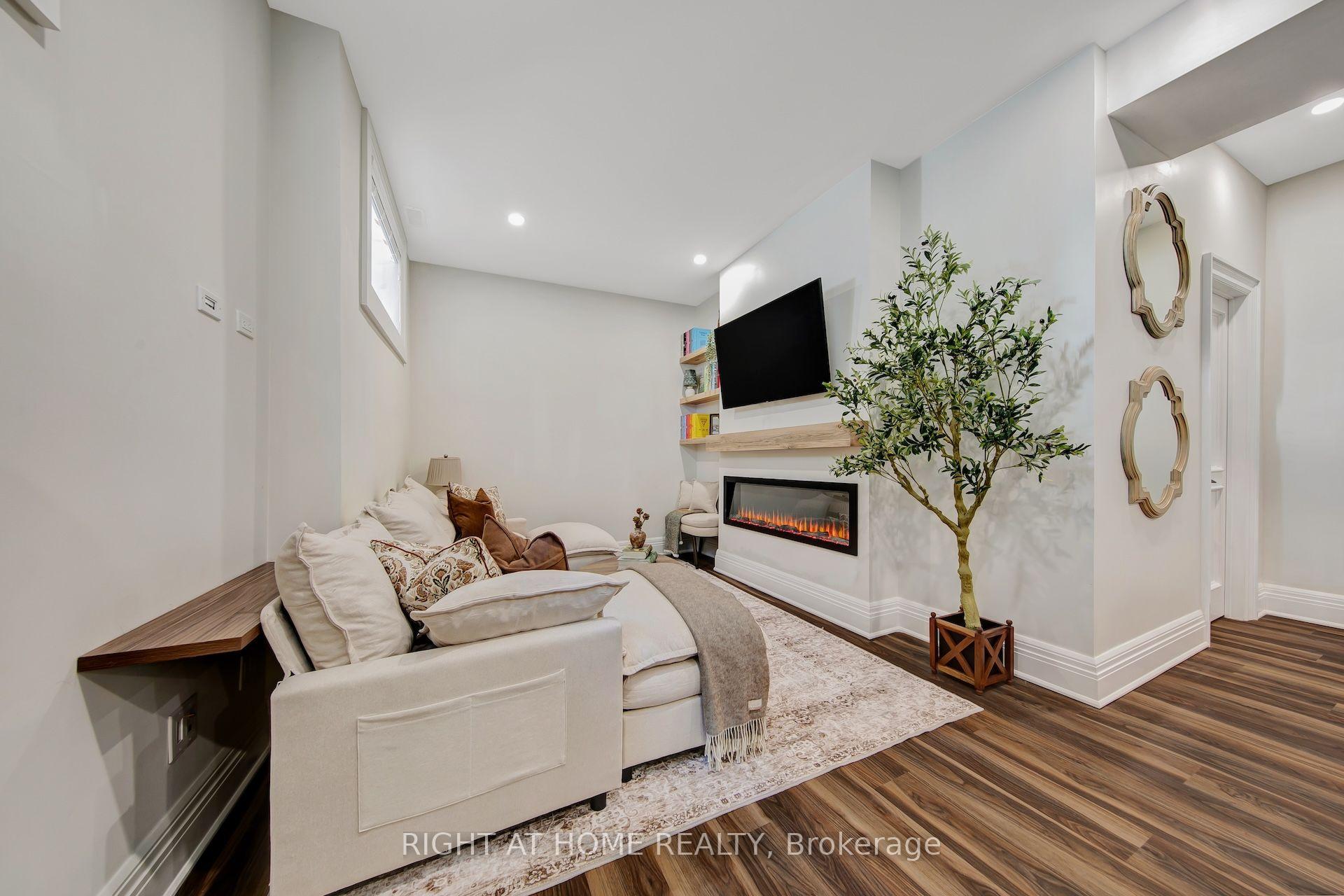 Photo 49 of 1017 Lorne Park Road, Mississauga, Lorne Park — HOMEH