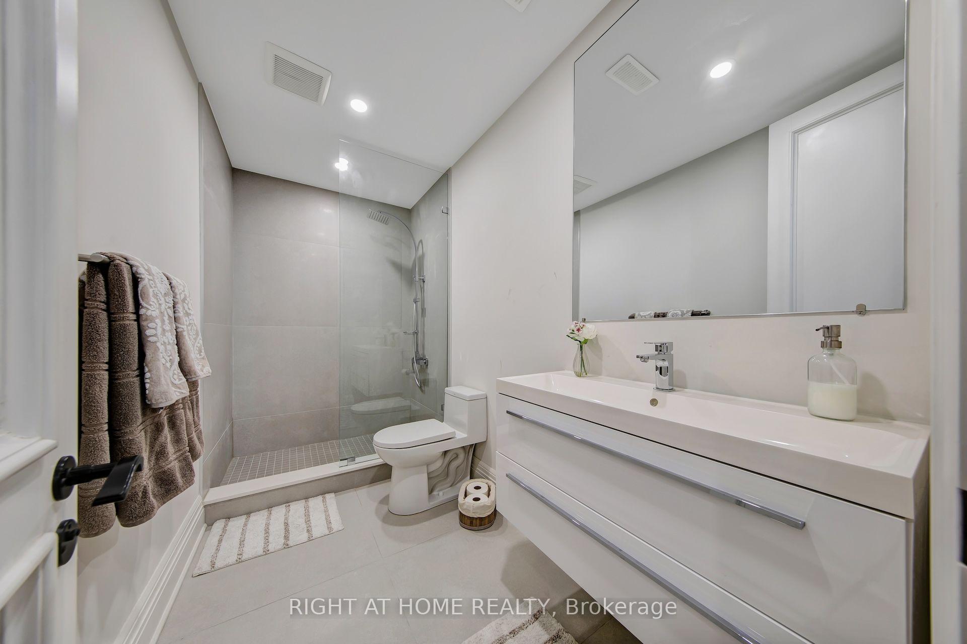 Photo 52 of 1017 Lorne Park Road, Mississauga, Lorne Park — HOMEH