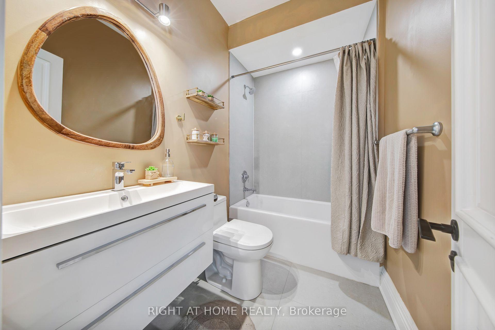 Photo 34 of 1017 Lorne Park Road, Mississauga, Lorne Park — HOMEH