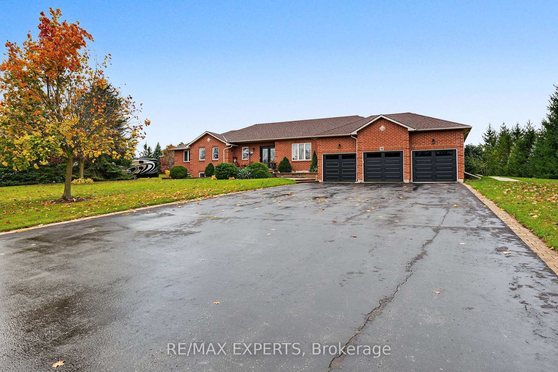 Photo 4 of 10 Limosano Street, Scugog, Rural Scugog — HOMEH