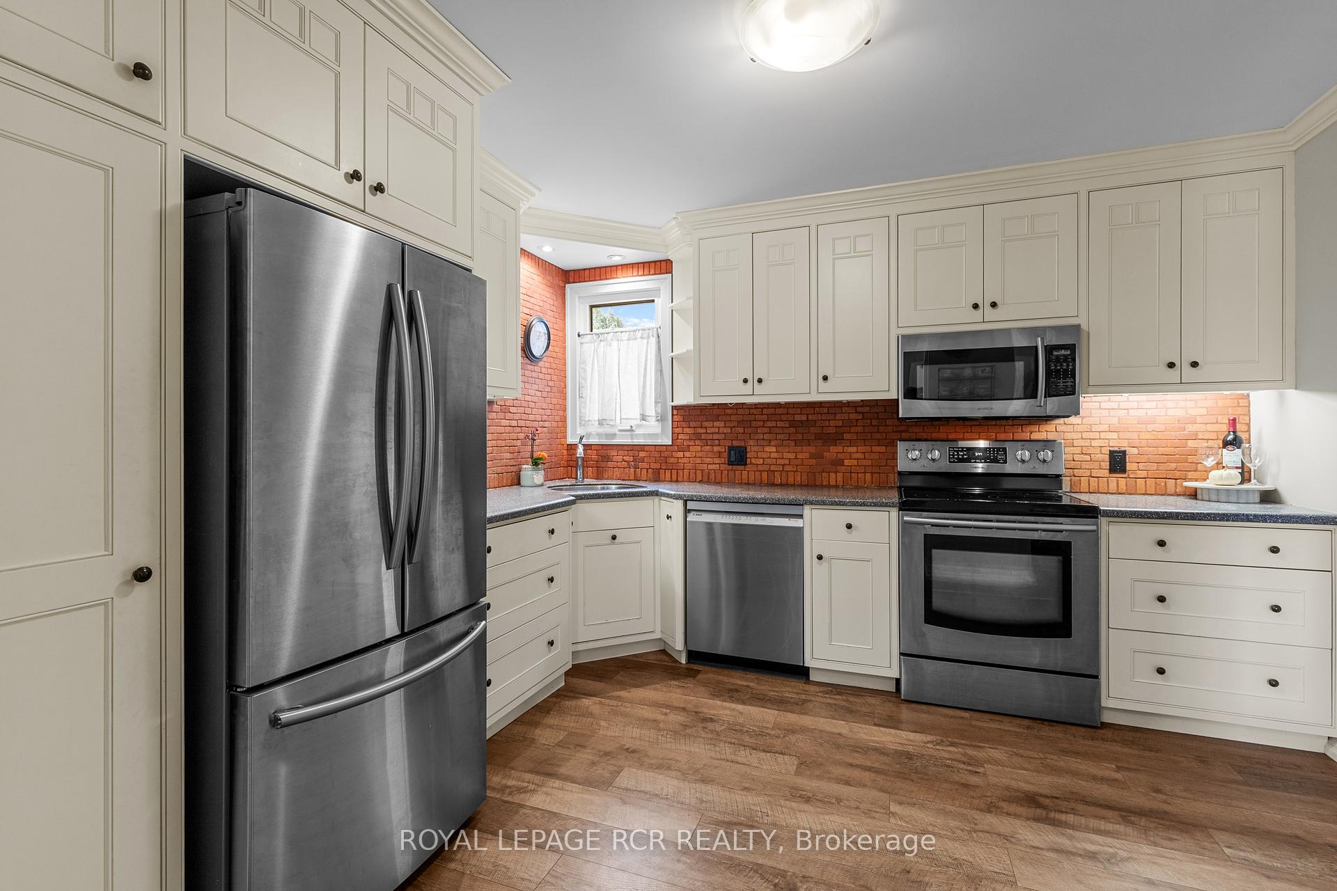Photo 8 of 56 Wilson Crescent, Centre Wellington, Elora/Salem — HOMEH
