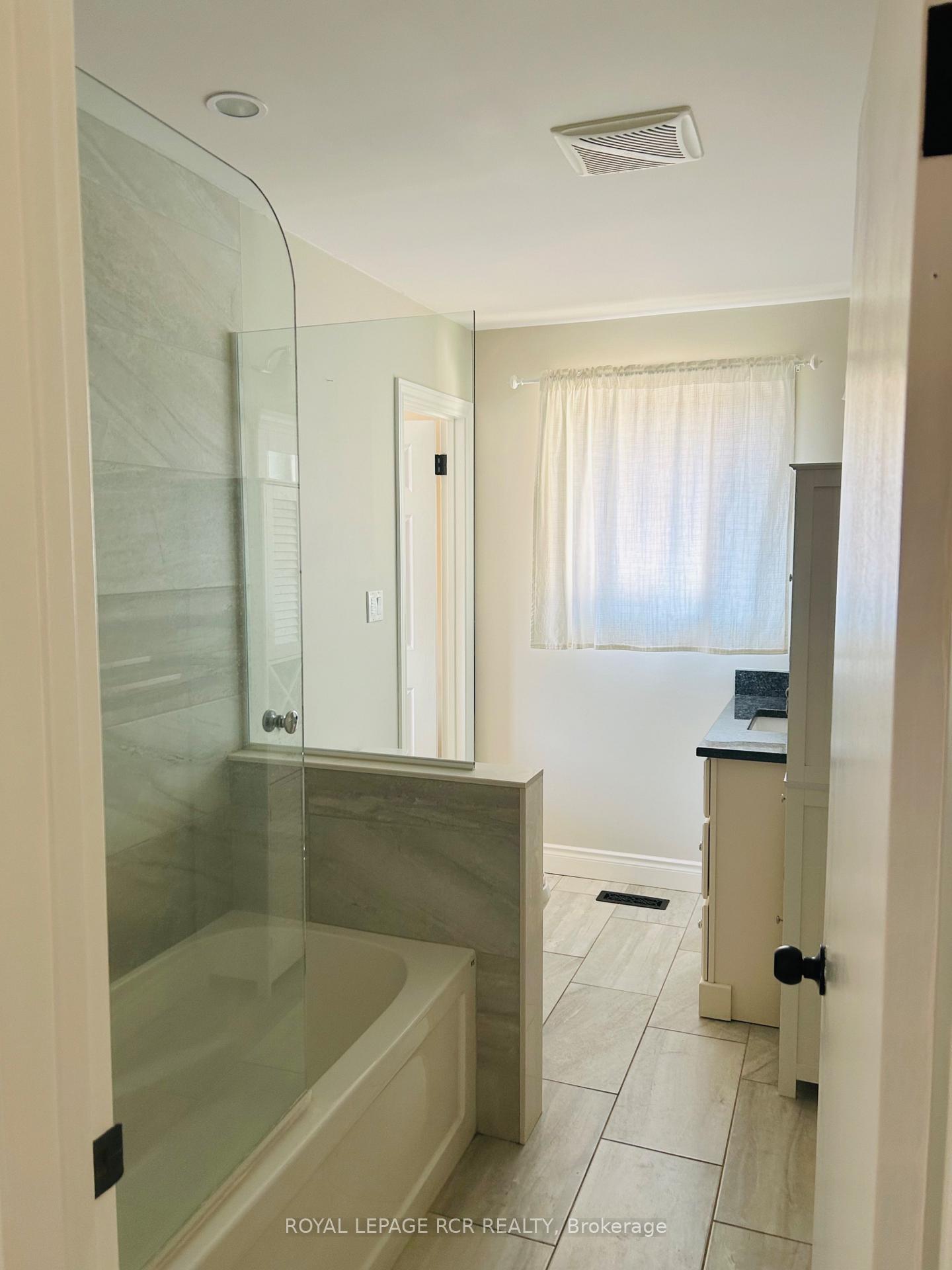 Photo 18 of 56 Wilson Crescent, Centre Wellington, Elora/Salem — HOMEH