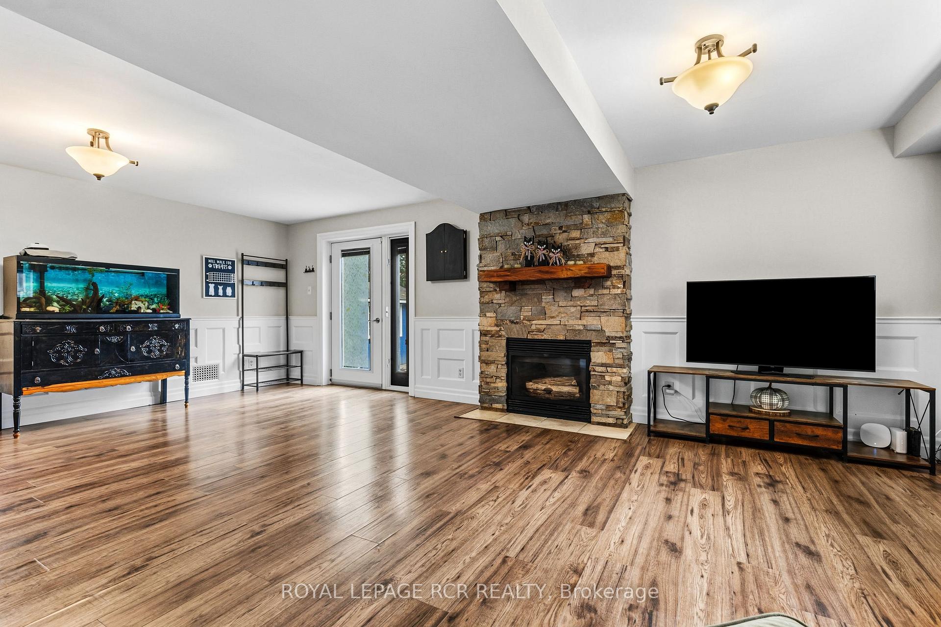 Photo 24 of 56 Wilson Crescent, Centre Wellington, Elora/Salem — HOMEH