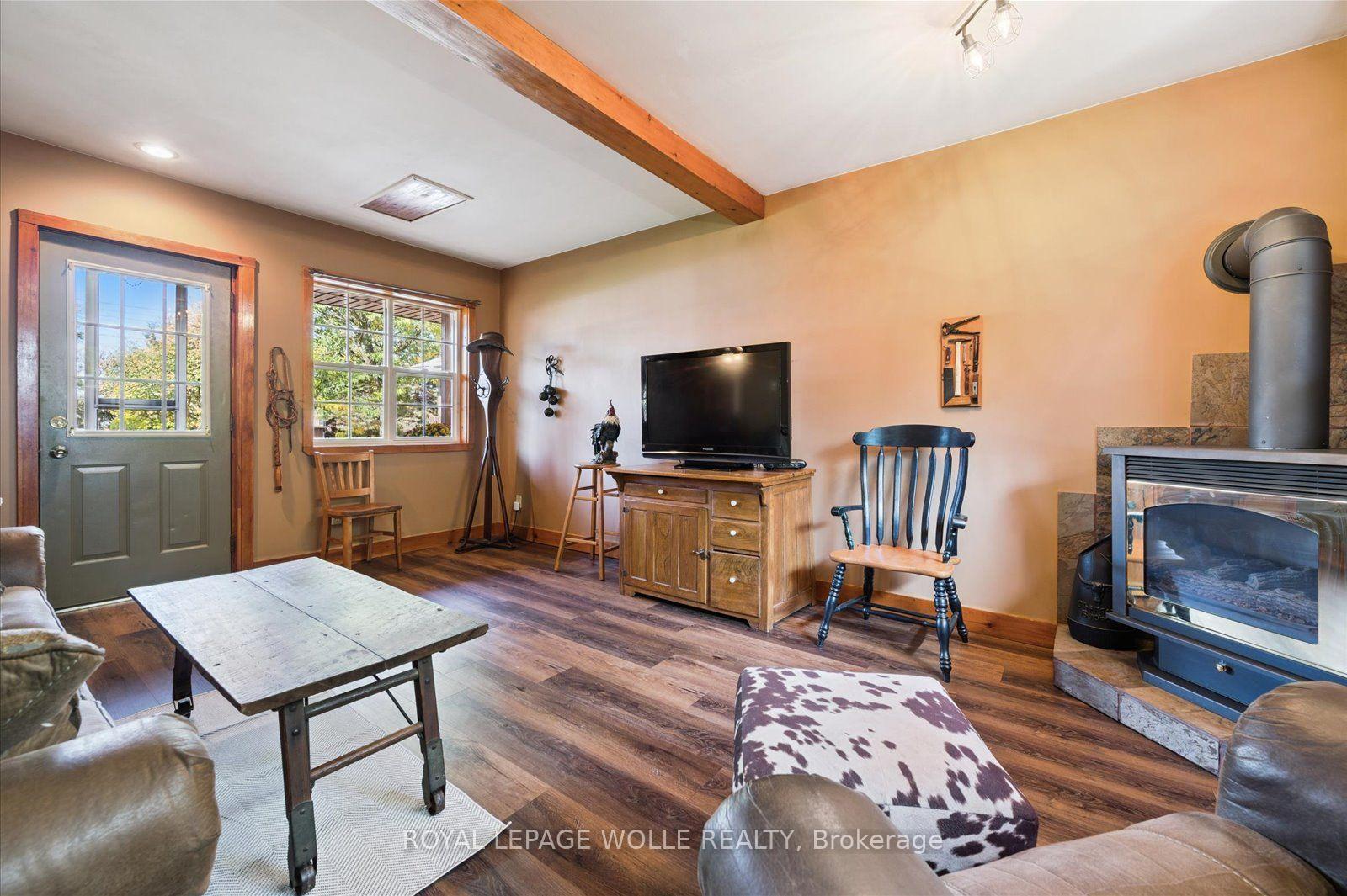 Photo 10 of 465 Karn Street, Kitchener, Victoria Hills — HOMEH