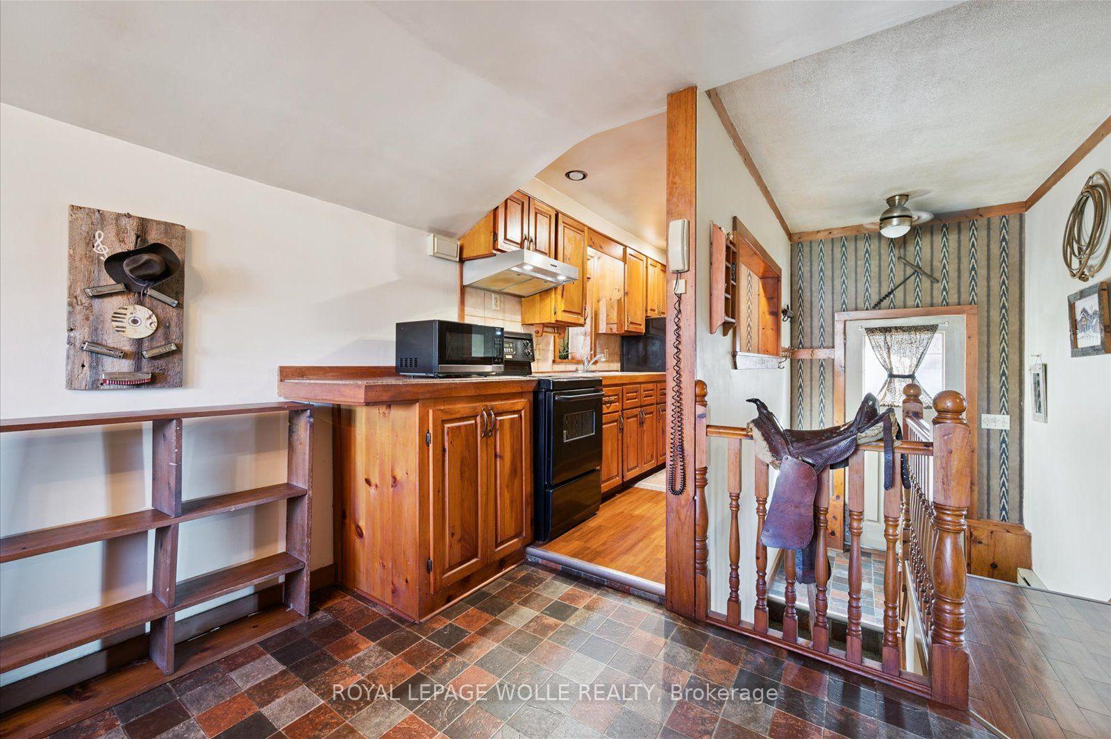 Photo 14 of 465 Karn Street, Kitchener, Victoria Hills — HOMEH
