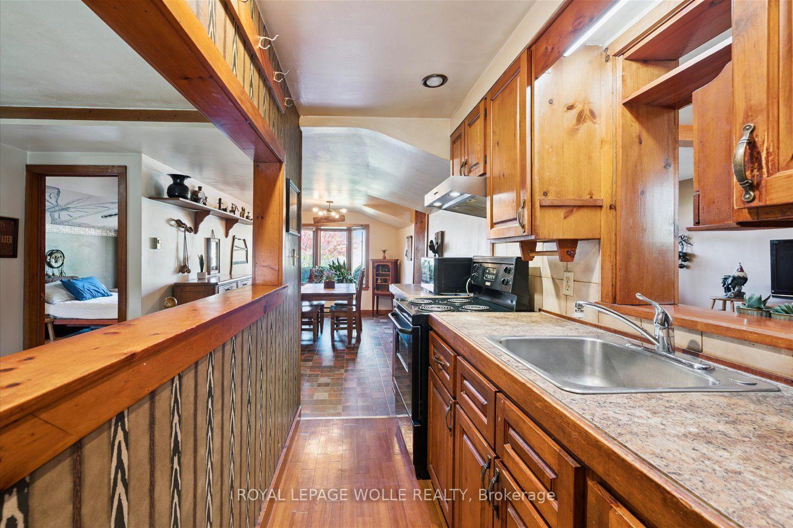 Photo 16 of 465 Karn Street, Kitchener, Victoria Hills — HOMEH