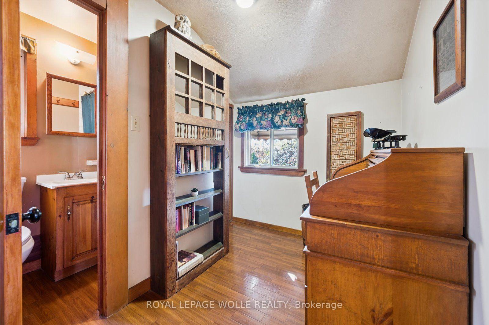 Photo 17 of 465 Karn Street, Kitchener, Victoria Hills — HOMEH
