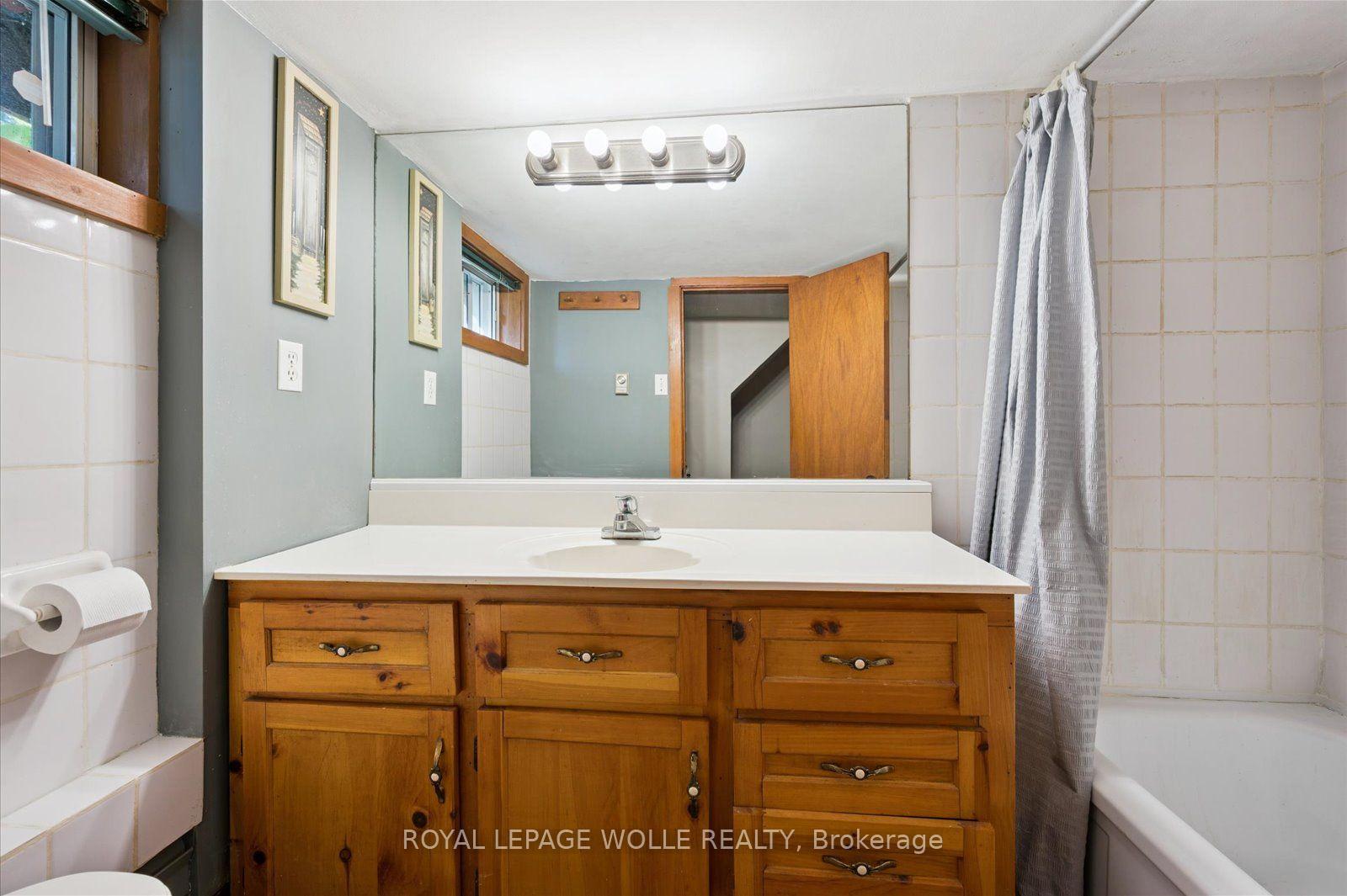 Photo 26 of 465 Karn Street, Kitchener, Victoria Hills — HOMEH