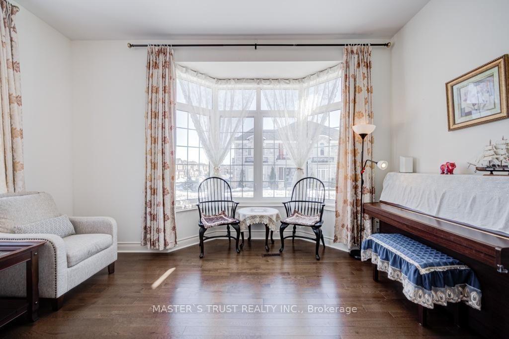 Photo 8 of 57 Tupling Street, Bradford West Gwillimbury, Bradford — HOMEH