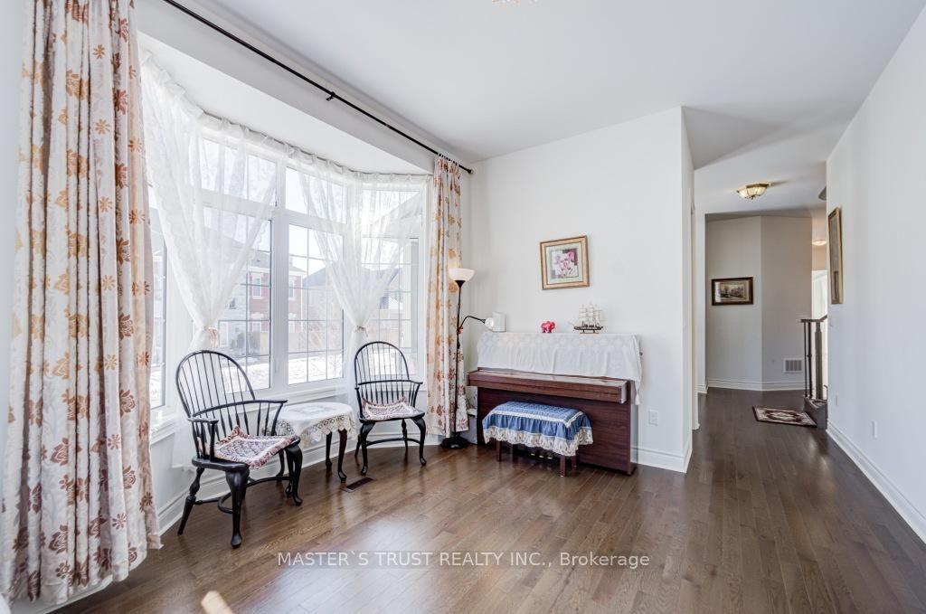 Photo 10 of 57 Tupling Street, Bradford West Gwillimbury, Bradford — HOMEH