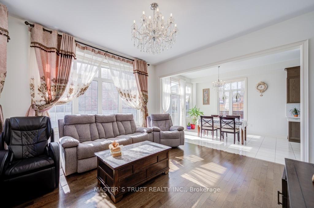 Photo 16 of 57 Tupling Street, Bradford West Gwillimbury, Bradford — HOMEH