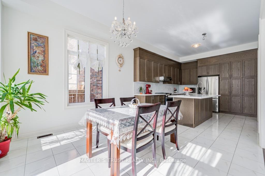 Photo 18 of 57 Tupling Street, Bradford West Gwillimbury, Bradford — HOMEH