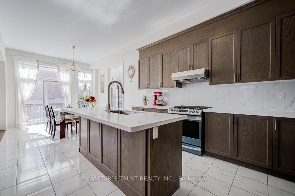 Photo 21 of 57 Tupling Street, Bradford West Gwillimbury, Bradford — HOMEH