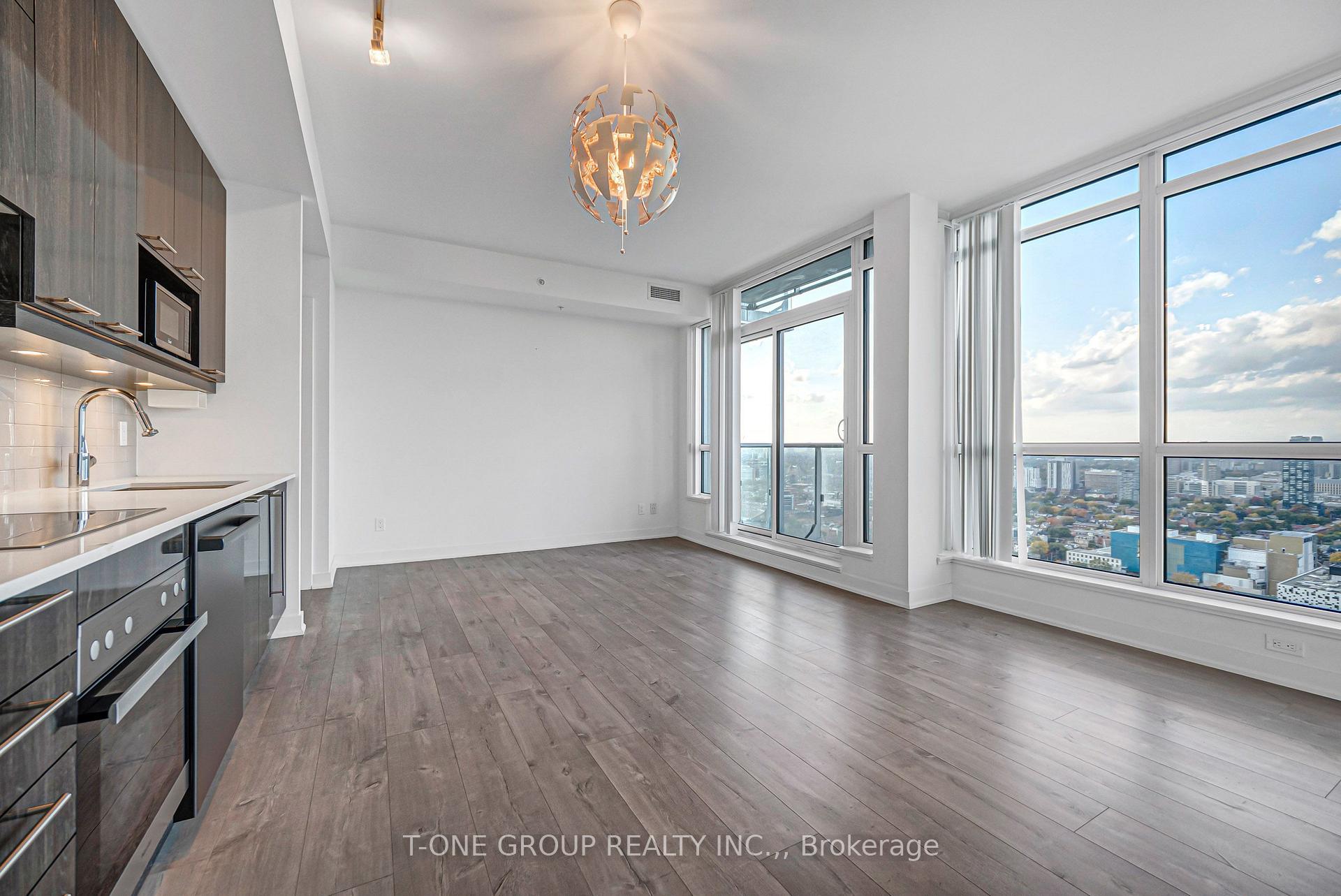 Photo 4 of Unit 3901, 30 Nelson Street, Toronto, Waterfront Communities — HOMEH