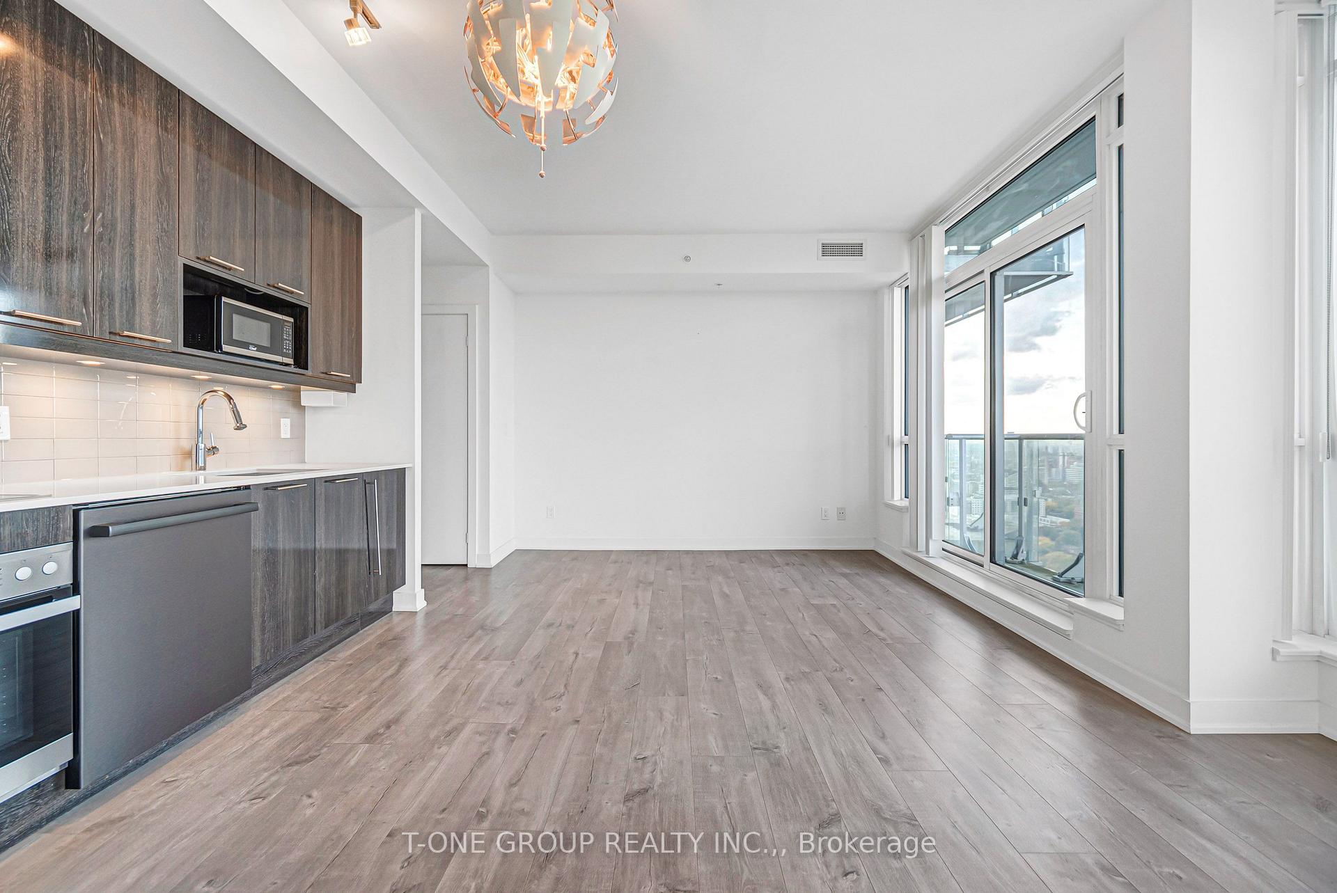 Photo 8 of Unit 3901, 30 Nelson Street, Toronto, Waterfront Communities — HOMEH