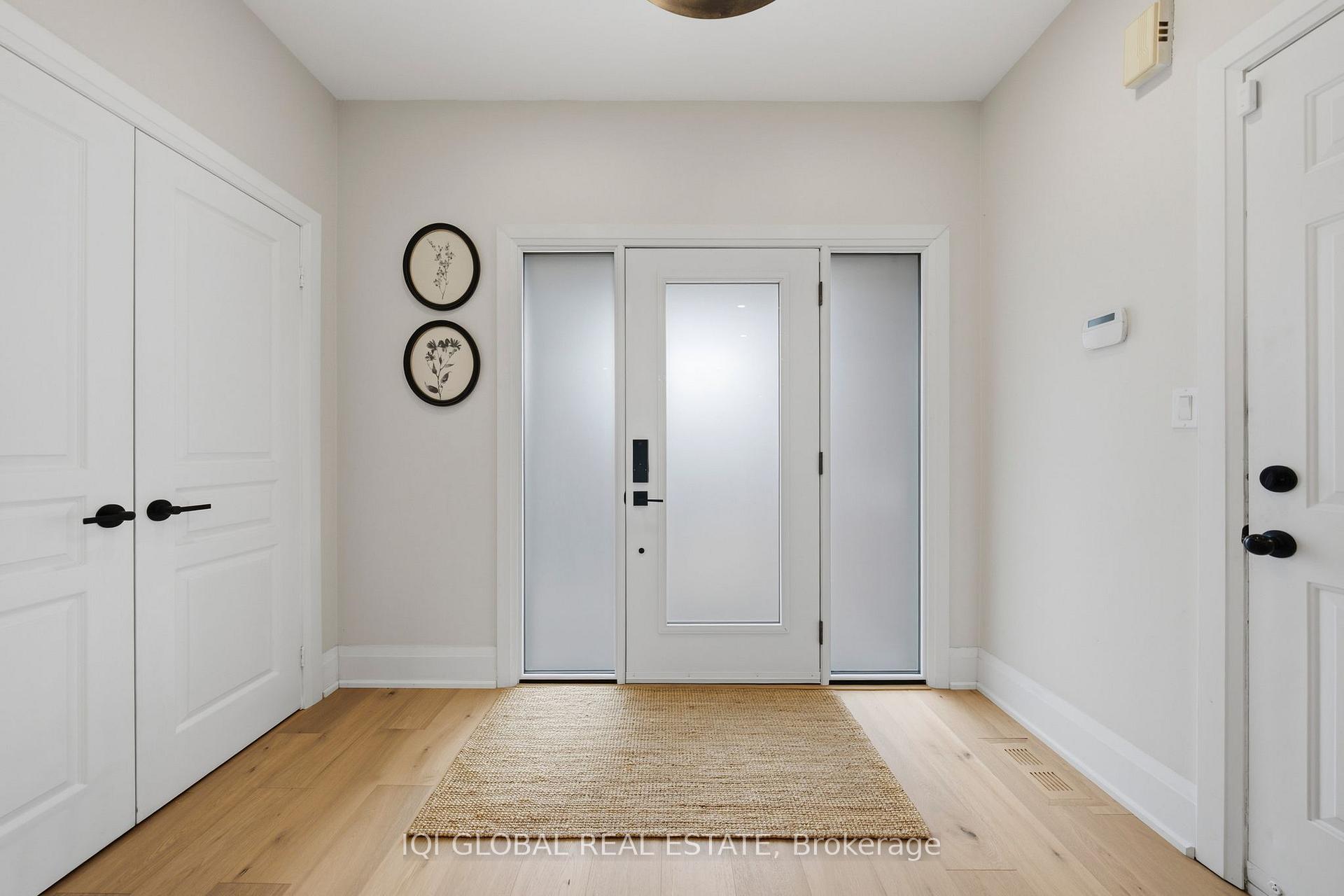 Photo 4 of 505 Ravineview Way, Oakville, Wedgewood Creek — HOMEH
