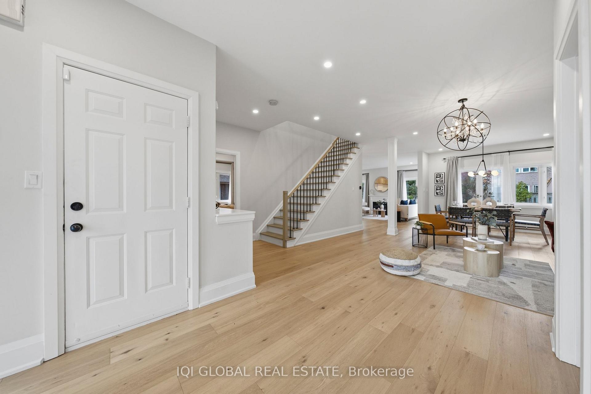 Photo 5 of 505 Ravineview Way, Oakville, Wedgewood Creek — HOMEH