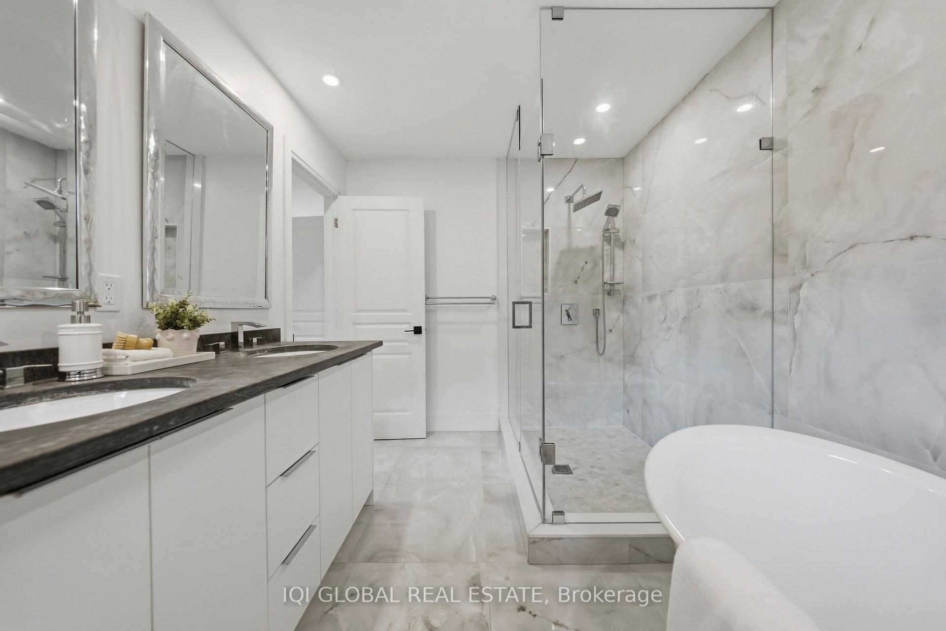 Photo 25 of 505 Ravineview Way, Oakville, Wedgewood Creek — HOMEH