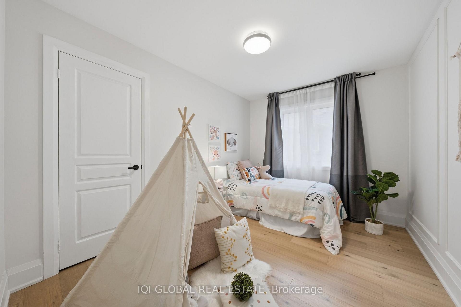 Photo 32 of 505 Ravineview Way, Oakville, Wedgewood Creek — HOMEH