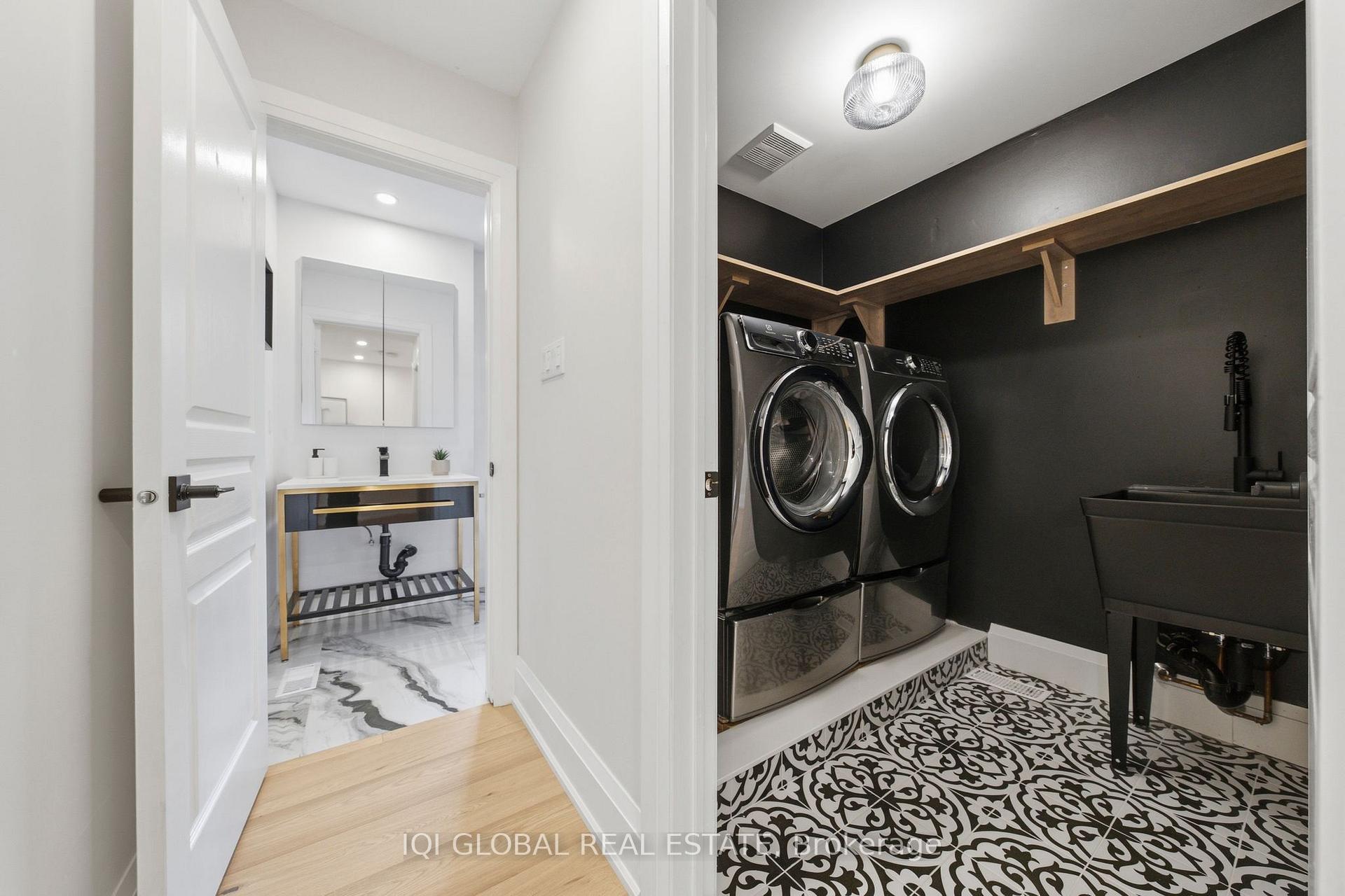 Photo 37 of 505 Ravineview Way, Oakville, Wedgewood Creek — HOMEH