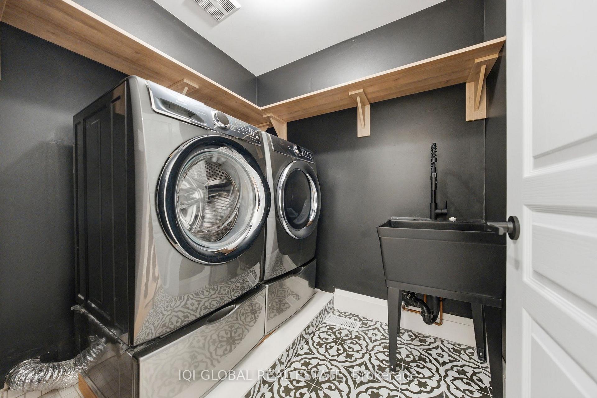 Photo 38 of 505 Ravineview Way, Oakville, Wedgewood Creek — HOMEH