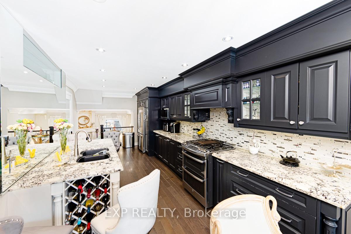 Photo 4 of Unit Main, 321 Mutual Street, Toronto, Church-Yonge Corridor — HOMEH