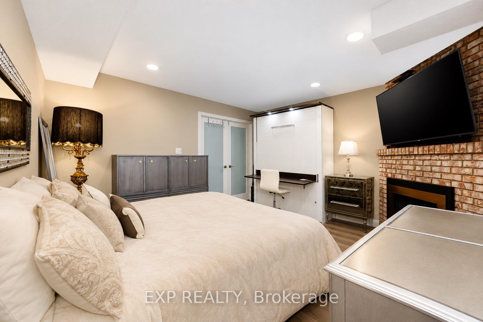 Photo 12 of Unit Main, 321 Mutual Street, Toronto, Church-Yonge Corridor — HOMEH