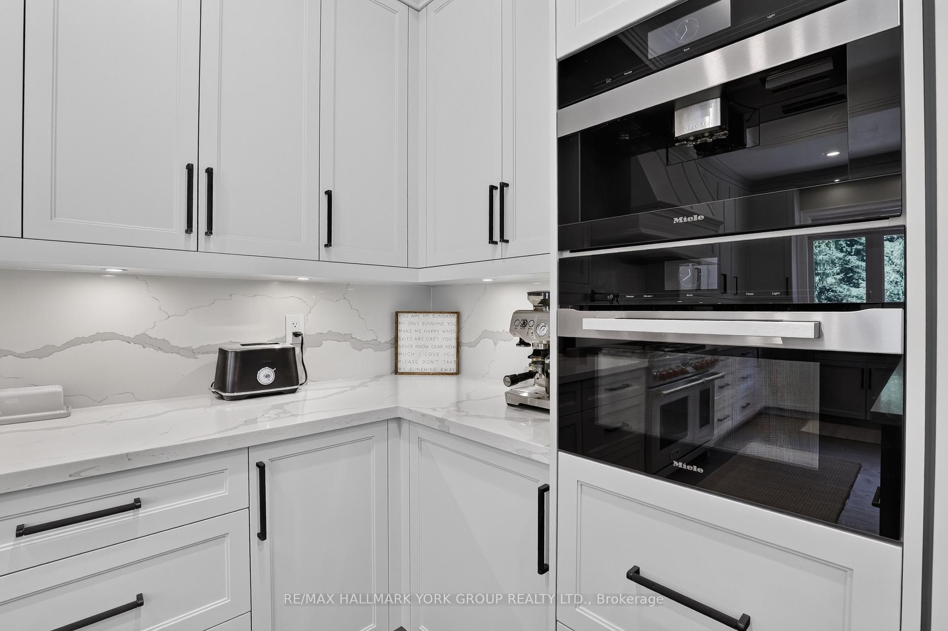 Photo 5 of 13 Newton Reed Crescent, Uxbridge, Rural Uxbridge — HOMEH